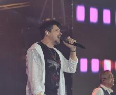 Roupa Nova mais do que dobra público de dois anos atrás no Verão Maior Paraná em Matinhos