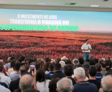 Ratinho Junior lança programas que levam energia mais potente e conectividade às propriedades rurais