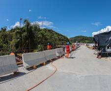 Com trecho estaiado quase pronto e 160 vigas lançadas, Ponte de Guaratuba atinge 91% de execução
