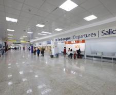 Principais aeroportos do Paraná esperam movimento de 172 mil pessoas durante Carnaval