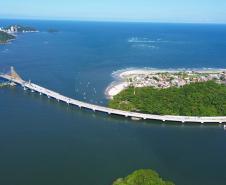 Com trecho estaiado quase pronto e 160 vigas lançadas, Ponte de Guaratuba atinge 91% de execução