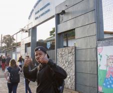 Com novidades, 1 milhão de estudantes da rede estadual voltam às aulas no Paraná