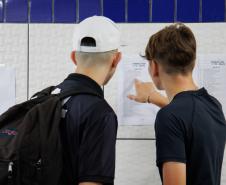 Com novidades, 1 milhão de estudantes da rede estadual voltam às aulas no Paraná