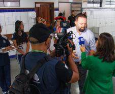 Com novidades, 1 milhão de estudantes da rede estadual voltam às aulas no Paraná