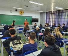 Com novidades, 1 milhão de estudantes da rede estadual voltam às aulas no Paraná