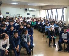 Com novidades, 1 milhão de estudantes da rede estadual voltam às aulas no Paraná