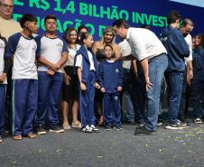 O governador Carlos Massa Ratinho Junior e o secretário de Educação, Roni Miranda, anunciam nesta quinta-feira (5) no Seminário de Diretores da rede estadual novos investimentos do programa Escola Mais Bonita, em Foz do Iguaçu.