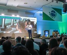 O governador Carlos Massa Ratinho Junior e o secretário de Educação, Roni Miranda, anunciam nesta quinta-feira (5) no Seminário de Diretores da rede estadual novos investimentos do programa Escola Mais Bonita, em Foz do Iguaçu.