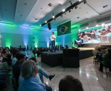 O governador Carlos Massa Ratinho Junior e o secretário de Educação, Roni Miranda, anunciam nesta quinta-feira (5) no Seminário de Diretores da rede estadual novos investimentos do programa Escola Mais Bonita, em Foz do Iguaçu.