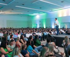 O governador Carlos Massa Ratinho Junior e o secretário de Educação, Roni Miranda, anunciam nesta quinta-feira (5) no Seminário de Diretores da rede estadual novos investimentos do programa Escola Mais Bonita, em Foz do Iguaçu.