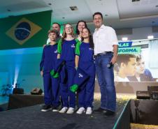 O governador Carlos Massa Ratinho Junior e o secretário de Educação, Roni Miranda, anunciam nesta quinta-feira (5) no Seminário de Diretores da rede estadual novos investimentos do programa Escola Mais Bonita, em Foz do Iguaçu.