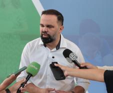 O governador Carlos Massa Ratinho Junior e o secretário de Educação, Roni Miranda, anunciam nesta quinta-feira (5) no Seminário de Diretores da rede estadual novos investimentos do programa Escola Mais Bonita, em Foz do Iguaçu.