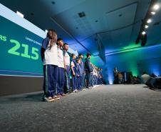 O governador Carlos Massa Ratinho Junior e o secretário de Educação, Roni Miranda, anunciam nesta quinta-feira (5) no Seminário de Diretores da rede estadual novos investimentos do programa Escola Mais Bonita, em Foz do Iguaçu.