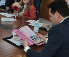 O governador Carlos Massa Ratinho Junior recebe nesta segunda-feira (23) representantes do Grupo Mulheres do Brasil.