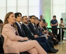 Paraná lança Cadastro do Cuidador e reforça cooperação em políticas para pessoa idosa