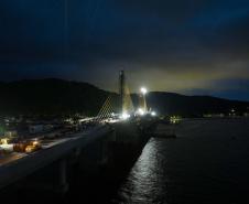 Em reta final, obras da Ponte de Guaratuba seguem inclusive no turno da noite