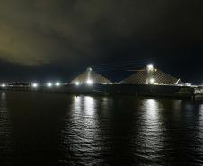 Em reta final, obras da Ponte de Guaratuba seguem inclusive no turno da noite