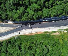 Ponte de Guaratuba inicia revestimento em concreto asfáltico dos acessos