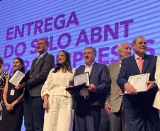 Casa Civil é 1º órgão do Estado a receber o selo “Nós Por Elas” de enfrentamento à violência contra mulher