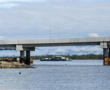 Estrtuturas sendo montada para a inauguracao nesta sexta-feira (1) da Ponte de Guaratuba