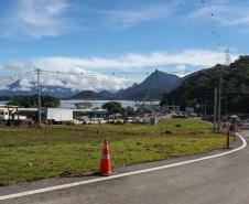 Estrtuturas sendo montada para a inauguracao nesta sexta-feira (1) da Ponte de Guaratuba