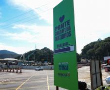 Estrtuturas sendo montada para a inauguracao nesta sexta-feira (1) da Ponte de Guaratuba