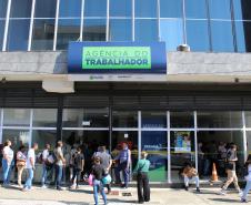 Volta do feriado de Tiradentes tem 22,4 mil vagas de emprego abertas em todo o Paraná