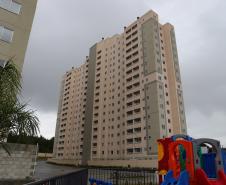 Com recursos do Estado, 208 famílias recebem apartamentos em residencial em Curitiba