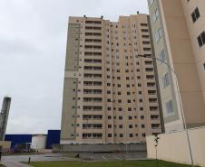 Com recursos do Estado, 208 famílias recebem apartamentos em residencial em Curitiba