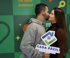 Com recursos do Estado, 208 famílias recebem apartamentos em residencial em Curitiba