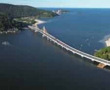 Ponte de Guaratuba já está 100% pavimentada e começa a ganhar iluminação final