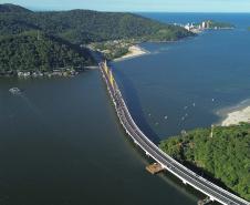 Ponte de Guaratuba já está 100% pavimentada e começa a ganhar iluminação final