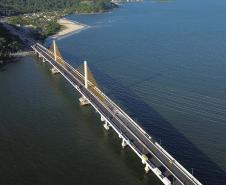 Ponte de Guaratuba já está 100% pavimentada e começa a ganhar iluminação final