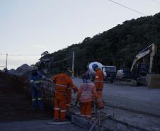 Ponte de Guaratuba já está 100% pavimentada e começa a ganhar iluminação final