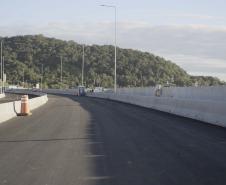 Ponte de Guaratuba já está 100% pavimentada e começa a ganhar iluminação final