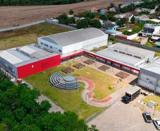 Estado entrega 28 novas escolas e tem outras 16 em construção; investimento ultrapassa R$ 2 bilhões