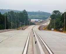 Paraná chega a quase mil quilômetros de rodovias e novas estradas em concreto
