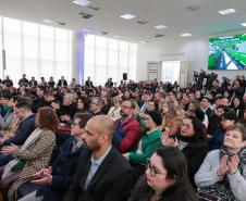 O governador Carlos Massa Ratinho Junior e o secretário da Educação, Roni Miranda, assinam nesta quarta-feira (24), o contrato do programa Mais Escolas Paraná