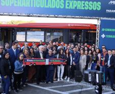 23 metros e quase 200 lugares: Paraná ganha primeiros ônibus superarticulados
