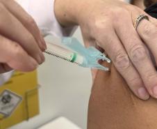 Após reverter queda, Paraná alcança o maior índice de vacinação da década
