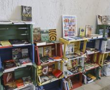 Rua da Cidadania do Cajuru ganha nova biblioteca organizada por alunos da Universidade Aberta à Pessoa Idosa (Unapi), como parte do Trabalho de Conclusão de Curso (TCC)