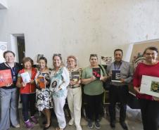 Rua da Cidadania do Cajuru ganha nova biblioteca organizada por alunos da Universidade Aberta à Pessoa Idosa (Unapi), como parte do Trabalho de Conclusão de Curso (TCC)