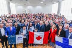 99 professores do Paraná vão embarcar em outubro para cursos no Canadá e Finlândia