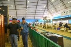 Governador visita a Agroleite e anuncia investimento de R$ 19 milhões para Castro