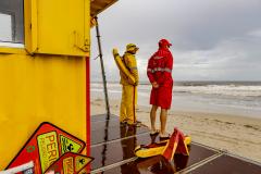 Com temporais, Corpo de Bombeiros do Paraná alerta para riscos de banho de mar