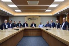 O grupo Tata Consultancy Services (TCS) anunciou nesta segunda-feira (15) a expansão da operação em Londrina, no Norte do Paraná, com ampliação de seu Delivery Center. O anúncio foi feito em Mumbai, onde o governador Carlos Massa Ratinho Junior foi recebido pelo CEO da TCS, Krithi Krithivasan, e executivos da companhia em missão oficial do Governo do Paraná à Índia
