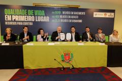 Curitiba, 17 de junho de 2024 - O governador Carlos Massa Ratinho Jr., anuncia a liberação de verbas para pavimentação, restauração de praça e obras de saneamento em Curitiba.