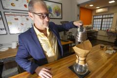 A descoberta de uma fonte de água mineral diferenciada, no município de Quitandinha, Região Metropolitana de Curitiba, deu início a um projeto inovador desenvolvido pelos empreendedores Jackson Werneck Andrade e Cícero Caiçara Junior