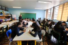 Estado derruba pela metade diferença do Ideb entre ensino público e privado