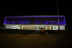 Com iluminação azul, Palácio Iguaçu entra na campanha para evitar afogamentos